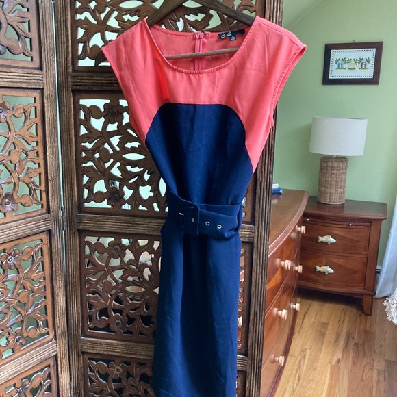 Designer C. Luce dress in Coral & Navy Belted pocket dress Size Small - Picture 3 of 3